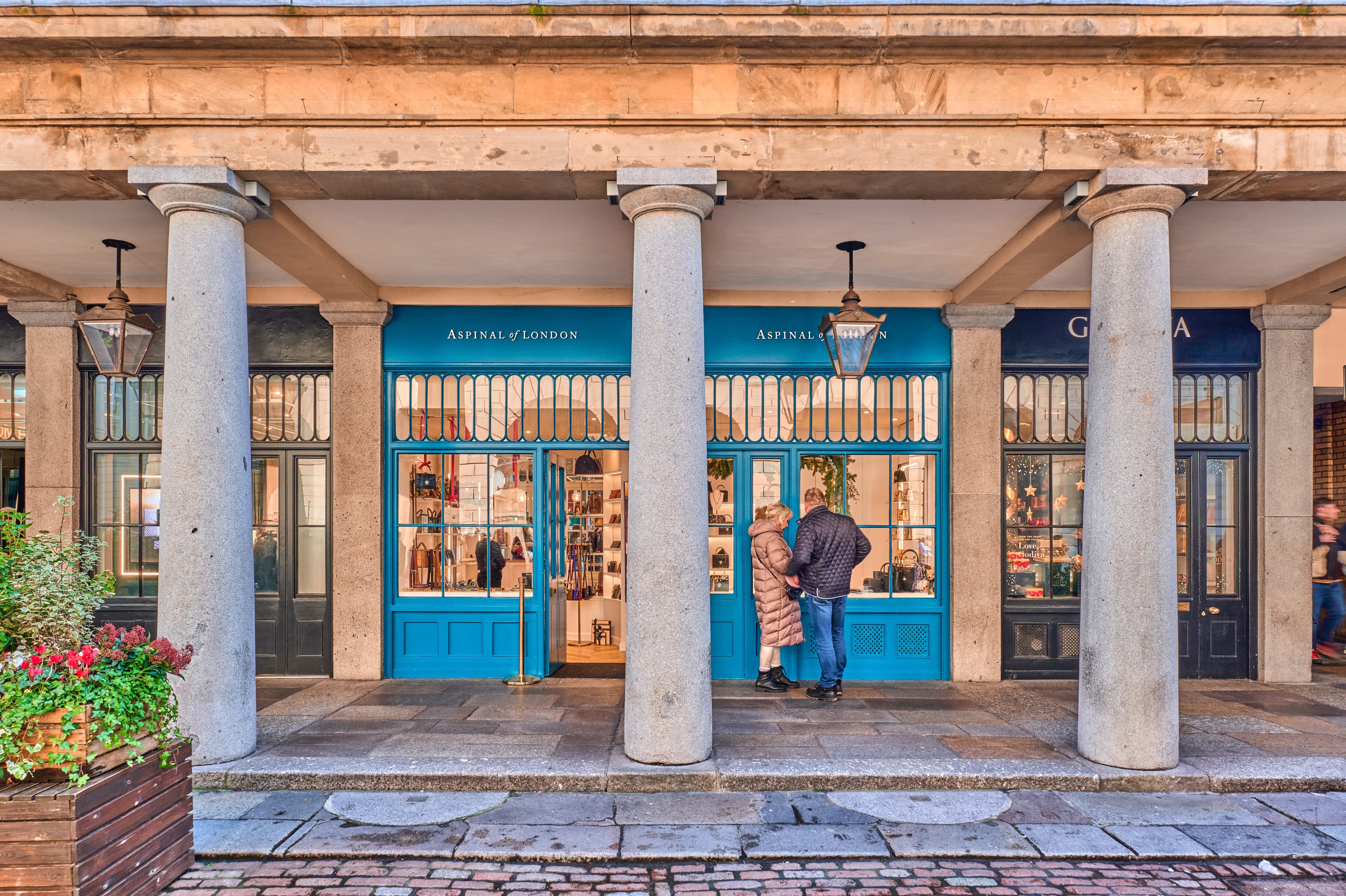 Fashion & Accessories