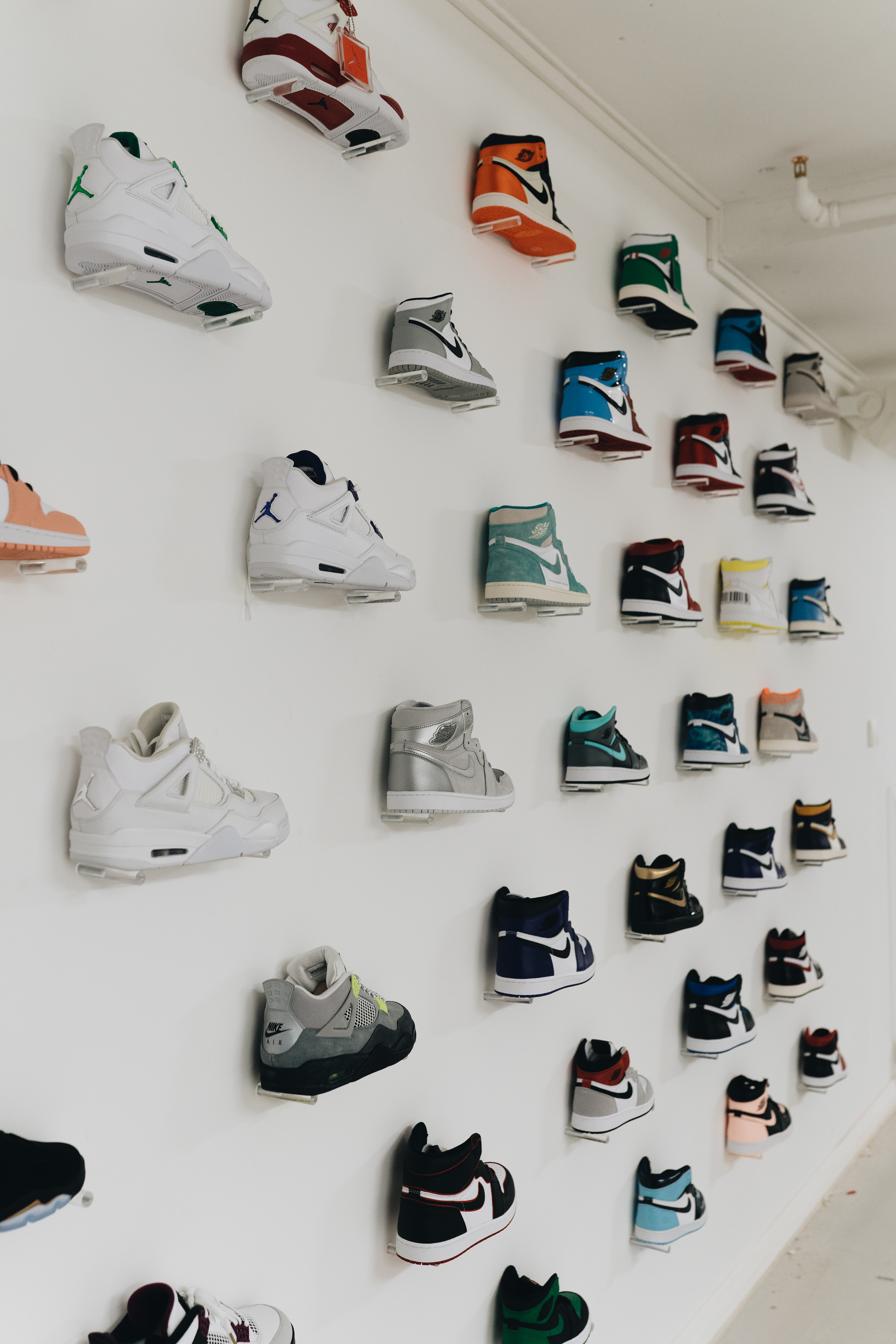 Kick Game, Online Trainer and Exclusive Sneaker Shop